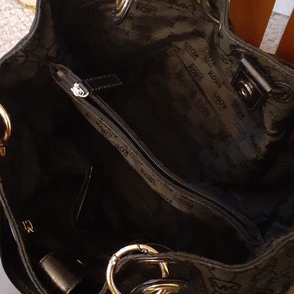 Micheal kors handbag - Picture 7 of 10